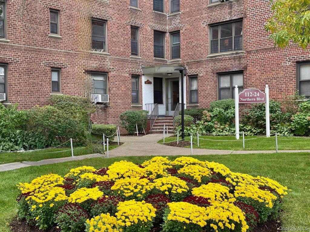 11224 Northern Blvd Apt 3G