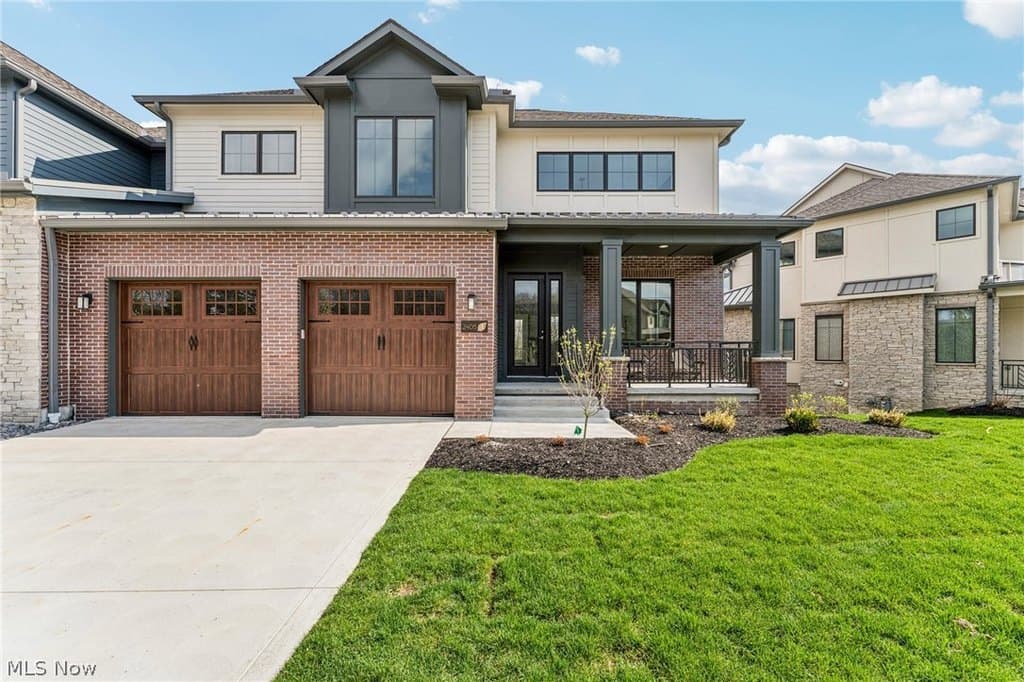 2405 Edgewood Trce, Pepper Pike