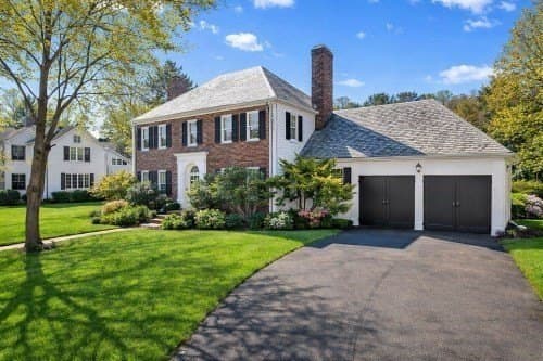 160 Reservoir Rd, Brookline