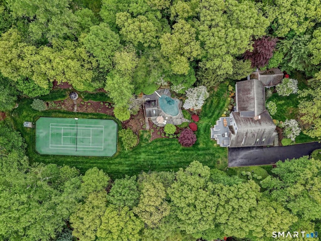 9 N Ridge Rd, Westport