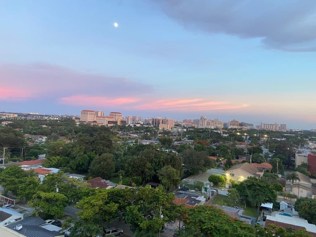 215 SW 42nd Ave Ph 8