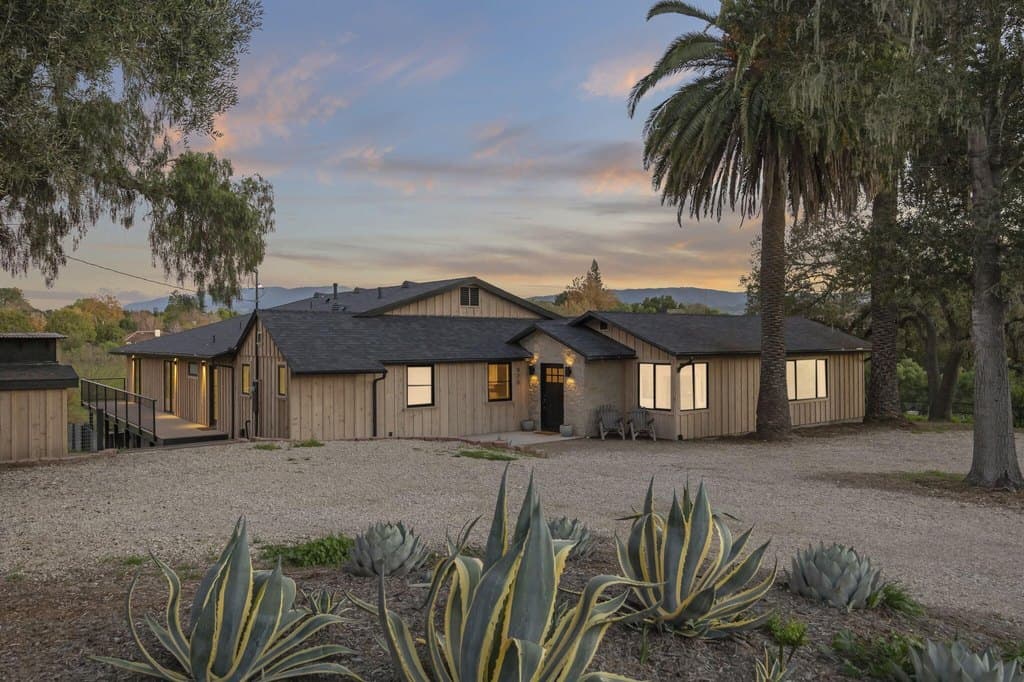 970 College Canyon Rd, Solvang