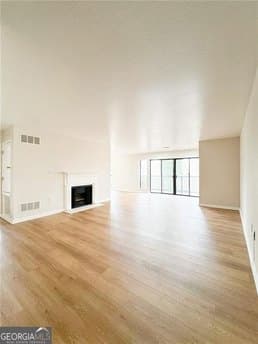 4113 Pine Heights Dr NE