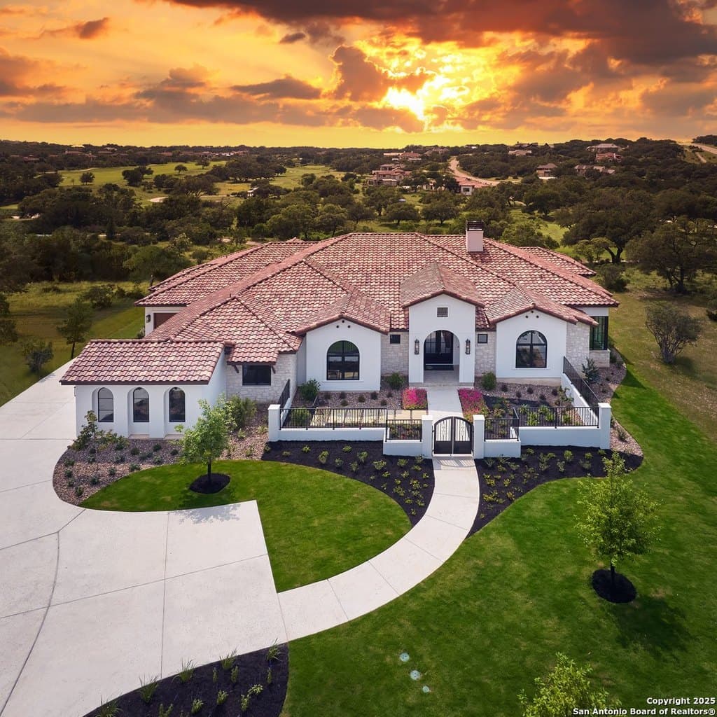 3728 Clubs Dr, Boerne