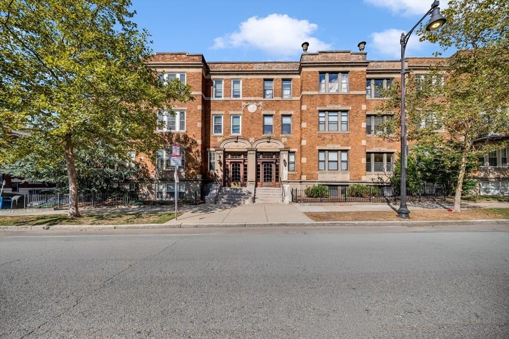 2021 Commonwealth Ave Unit B