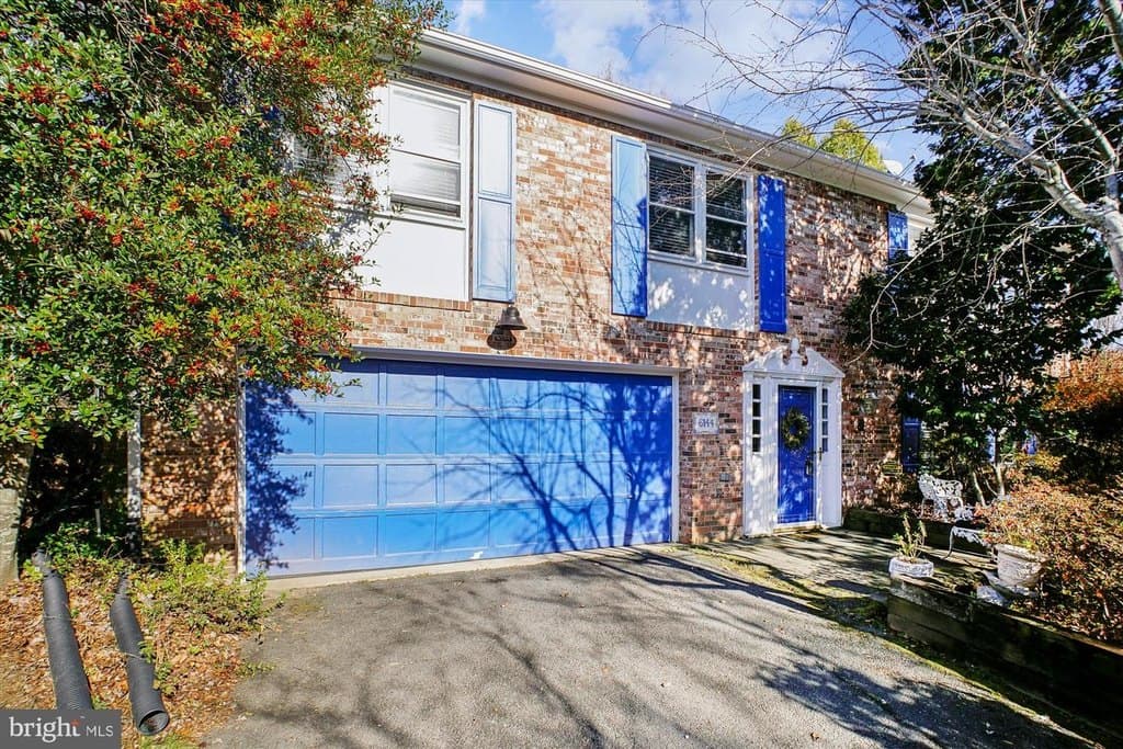 6144 Chesterbrook Rd, McLean