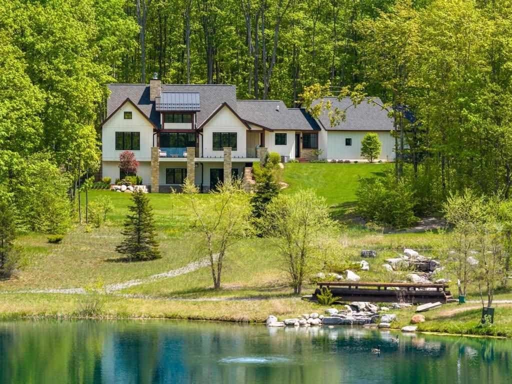 2360 Columbia Pt Unit 56, Harbor Springs