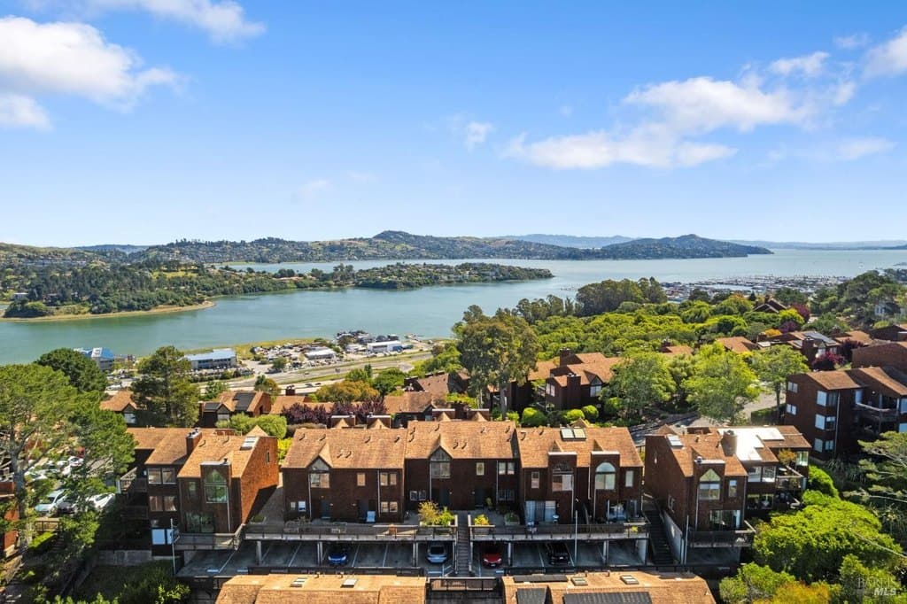 363 Headlands Ct, Sausalito