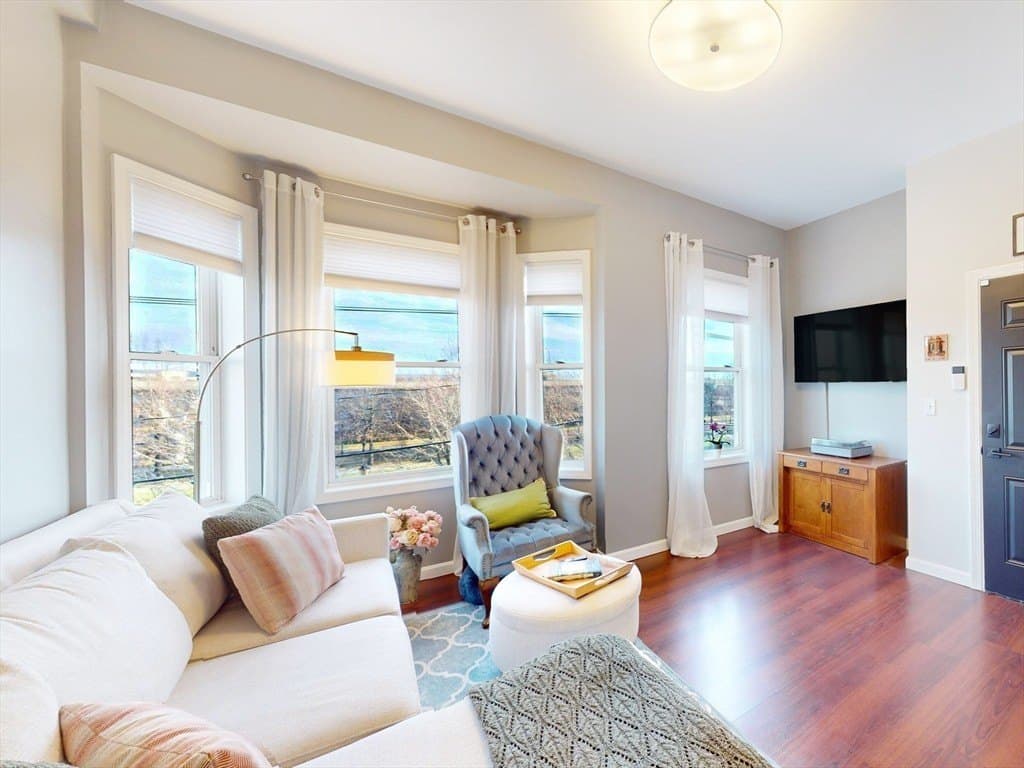 260 Bremen St Unit 3, Boston