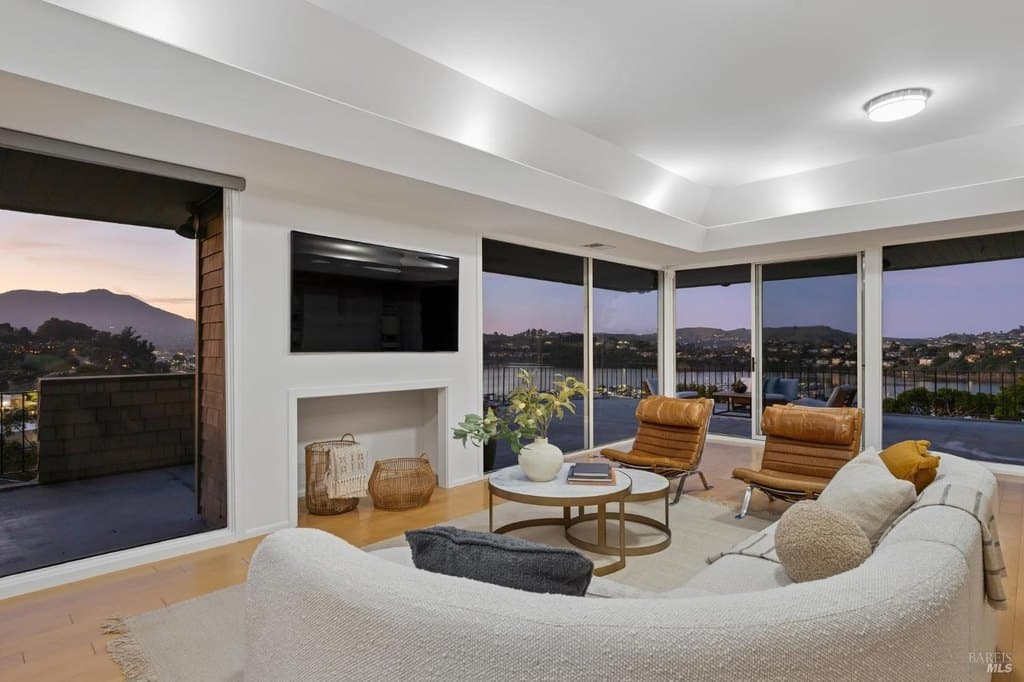 100 Eden Roc Dr, Sausalito