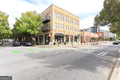 933 Garrett St SE Apt 306