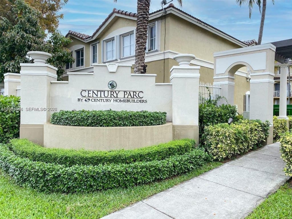 8906 W Flagler St Apt 203