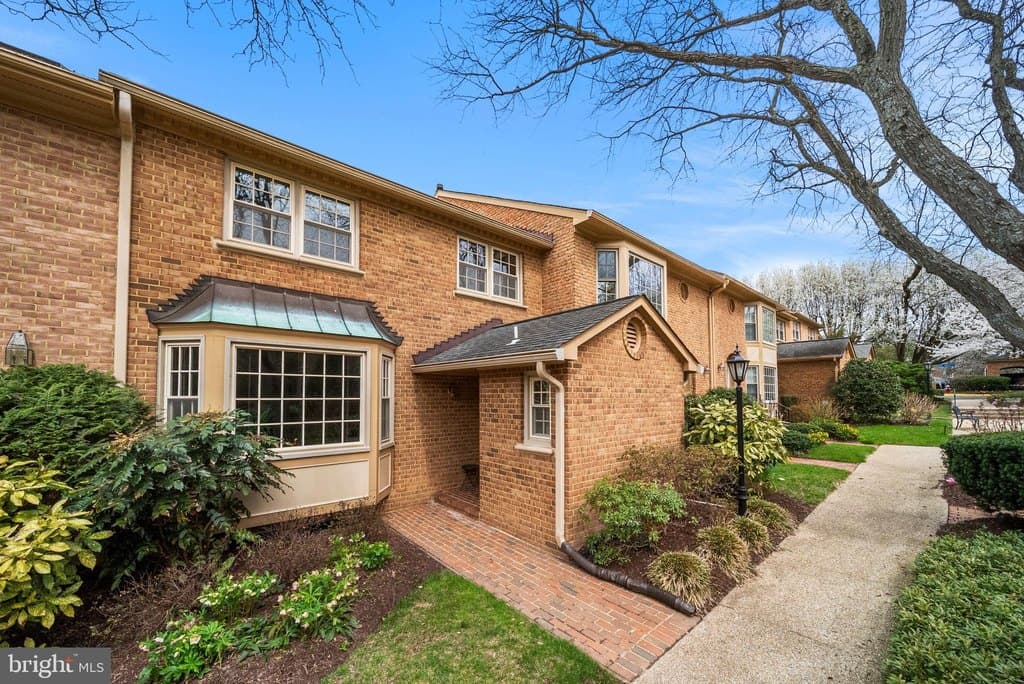 7308 Aynsley Ln, McLean