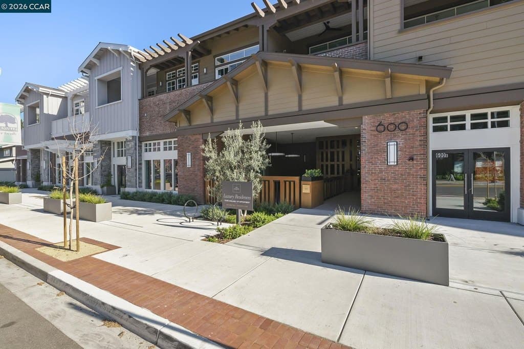 600 Hartz Ave Unit 114, Danville