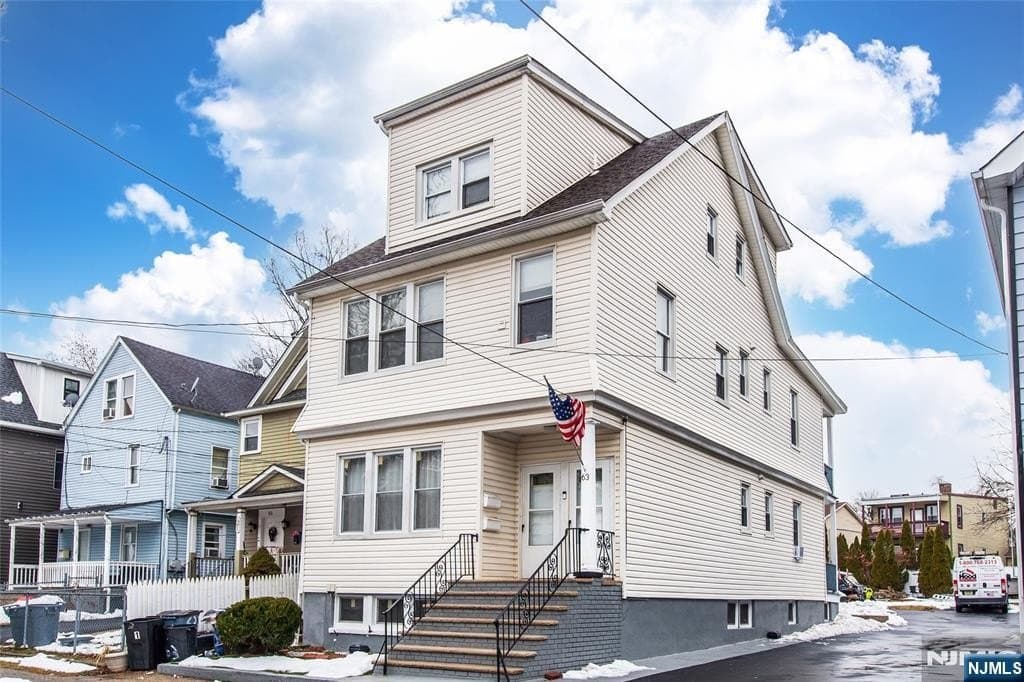 63 Mission St, Montclair