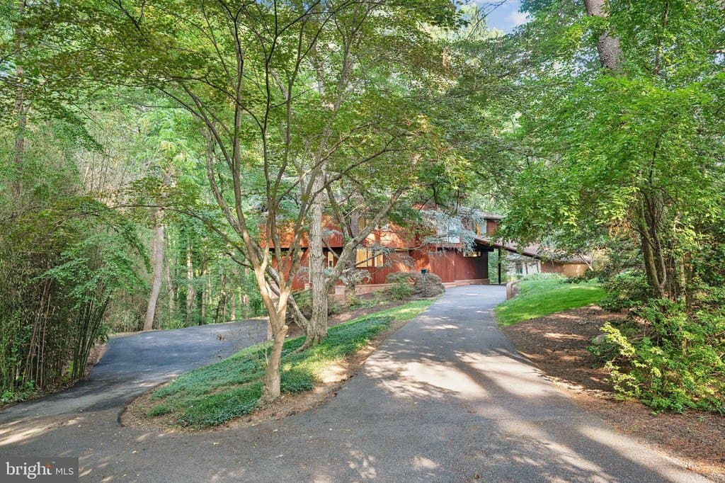 1330 Potomac School Rd, McLean