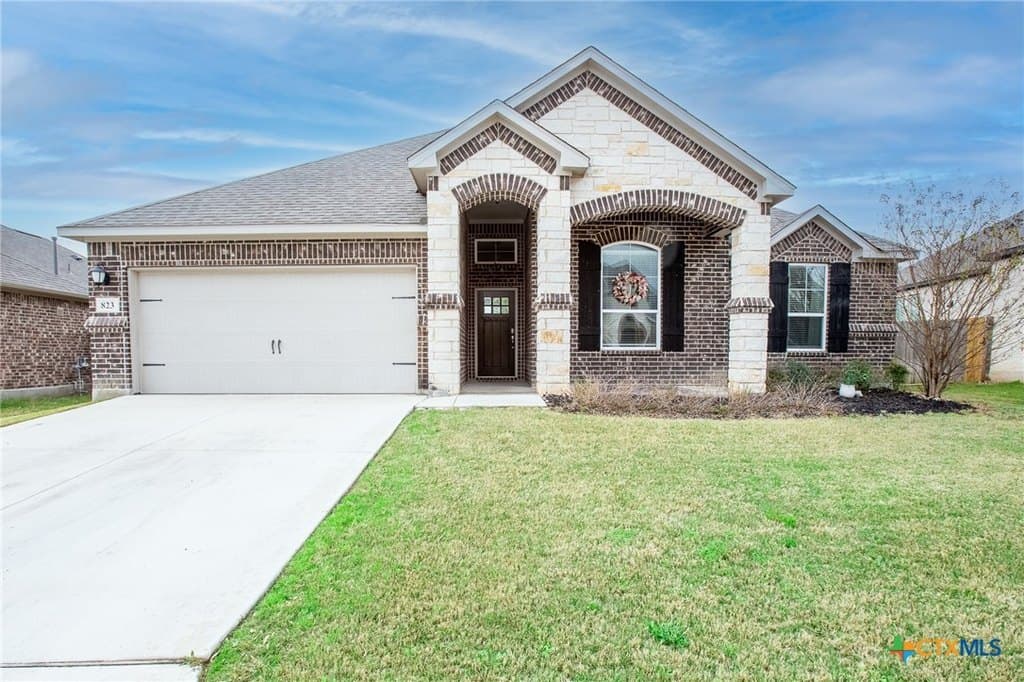 823 Dreisam, New Braunfels