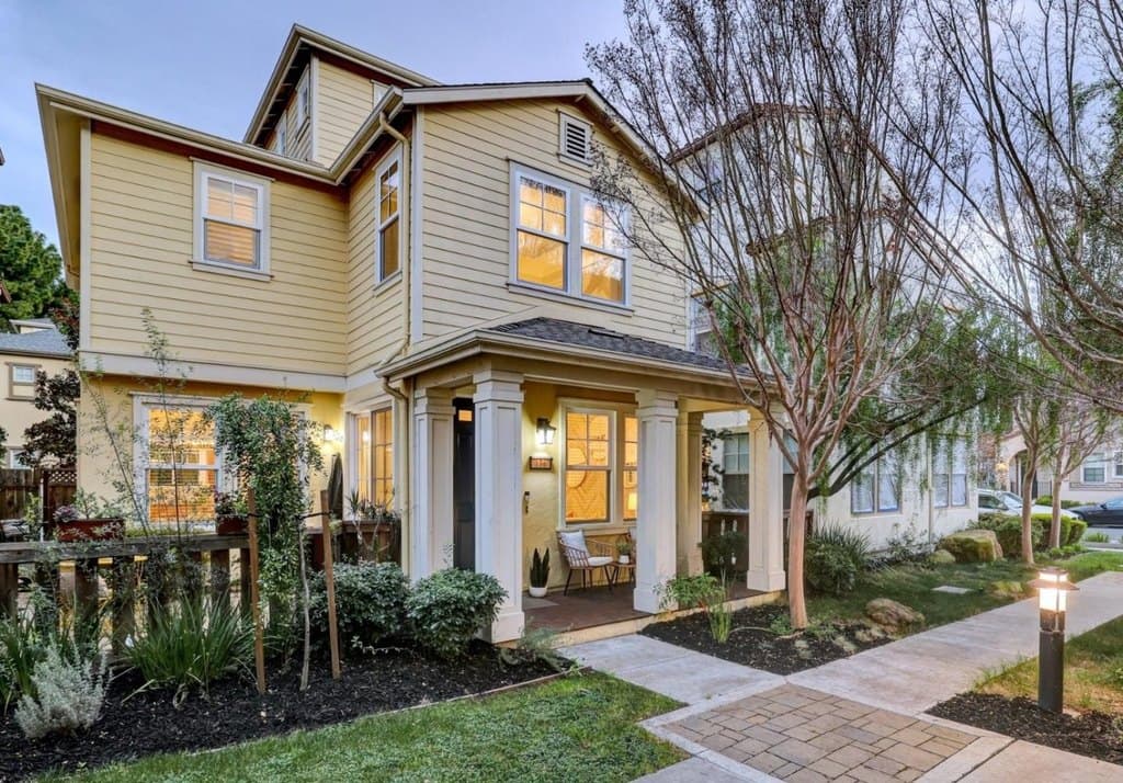 136 Avellino Way, Mountain View