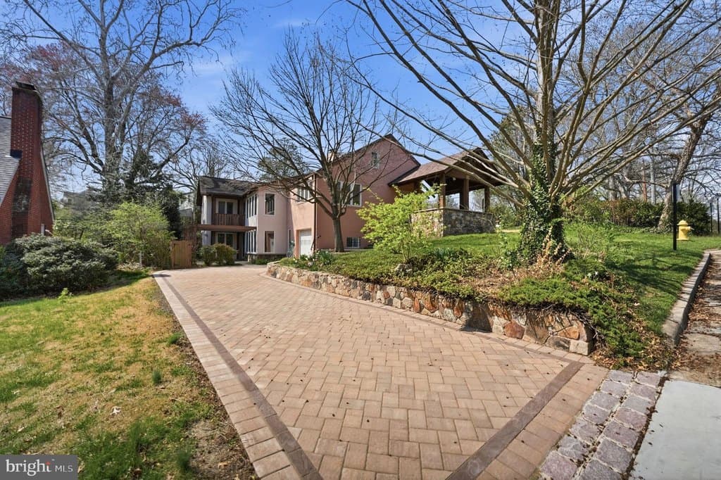 5600 16th St N, Arlington