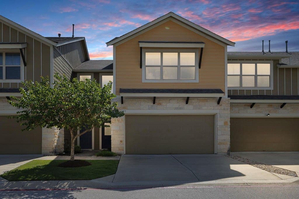 1620 Bryant Dr Unit 303, Round Rock