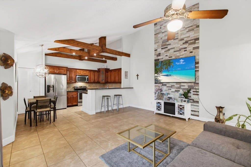 1057 Summit Trail Cir Apt B, West Palm Beach