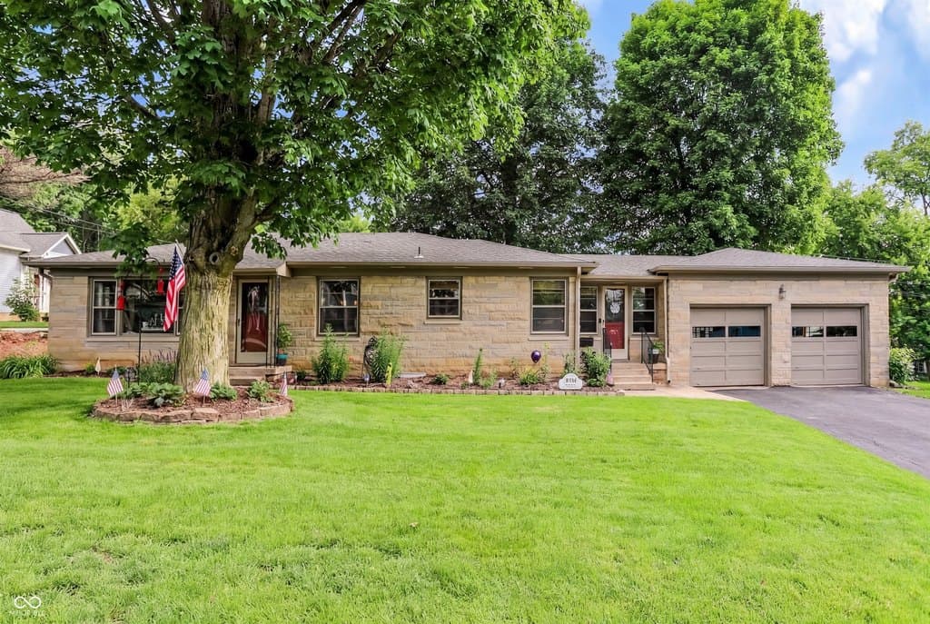 410 W Ash St, Zionsville