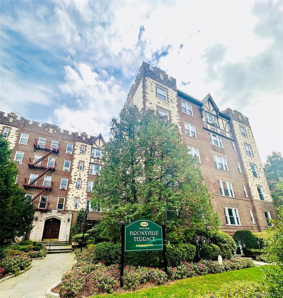 1468 Midland Ave Apt 2F, Bronxville