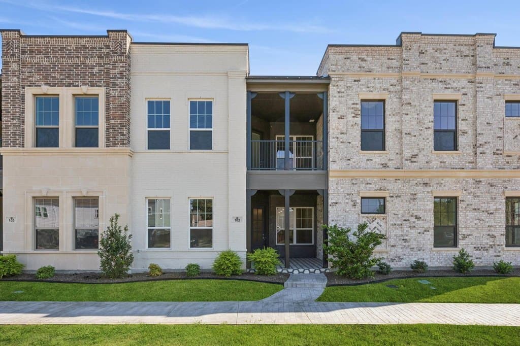 305 Sunset Ln Unit 102, Fort Worth
