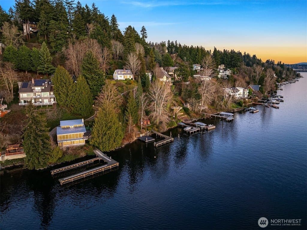 8025 W Mercer Way, Mercer Island
