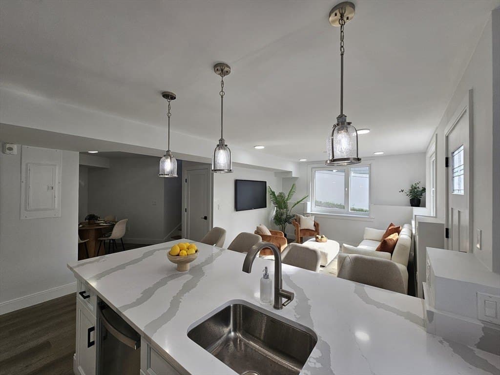 64 Alpine St Unit 104