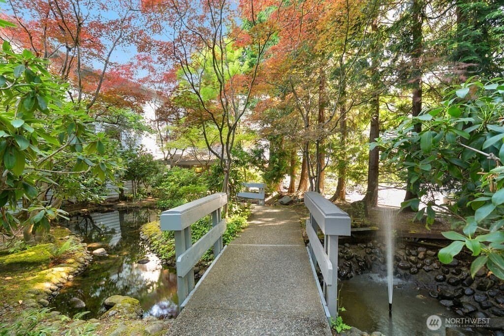 7930 SE 34th St Apt 513, Mercer Island