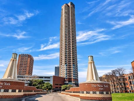 3660 N Lake Shore Dr Apt 502