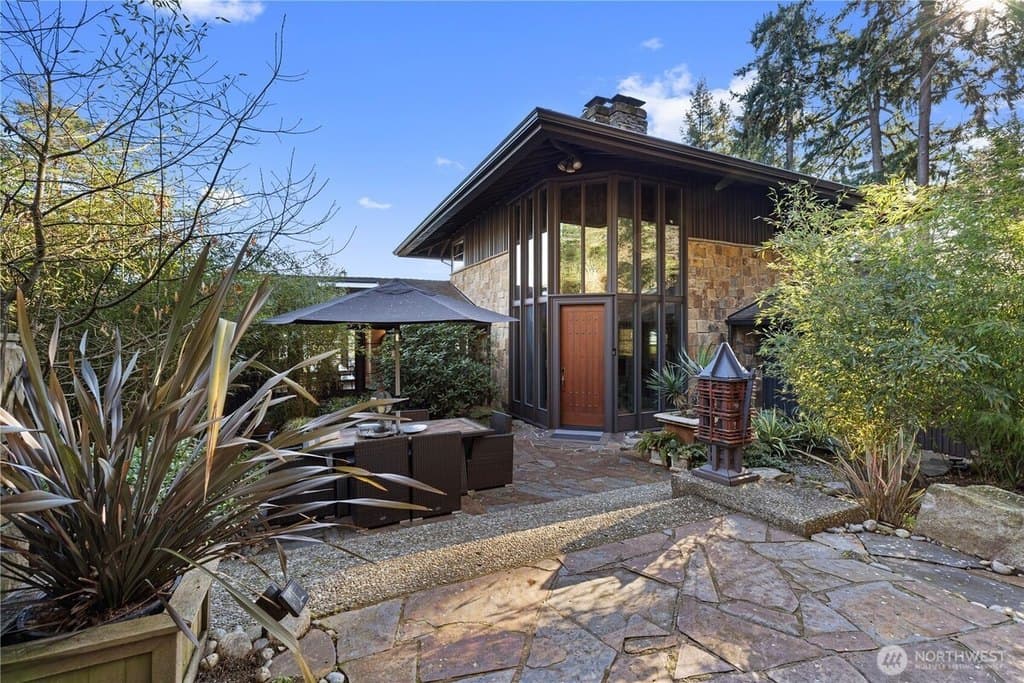 5425 96th Ave SE, Mercer Island