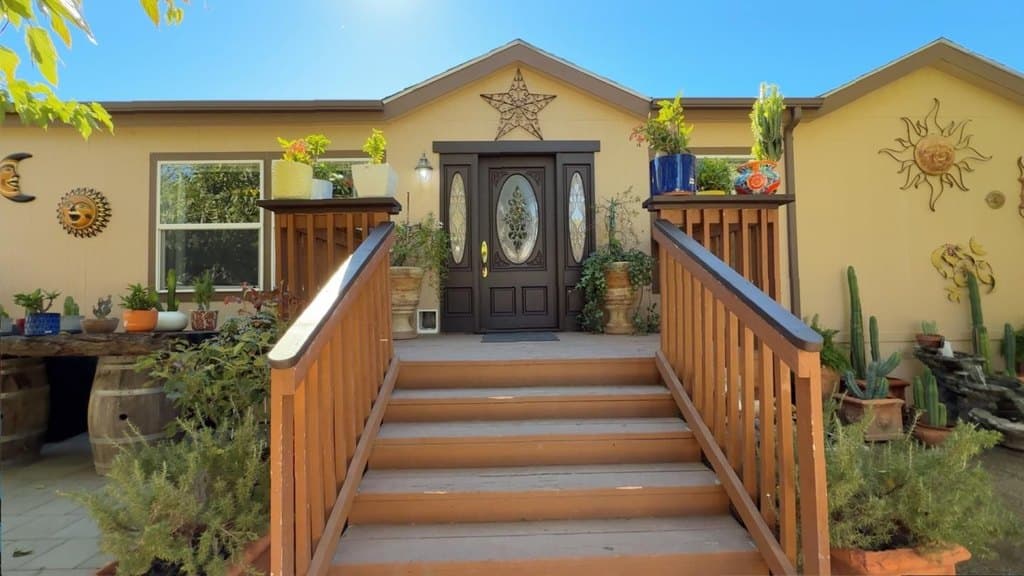 37200 Nason Rd Spc 18, Carmel Valley