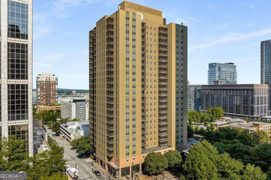 300 Peachtree St NE Apt 9D