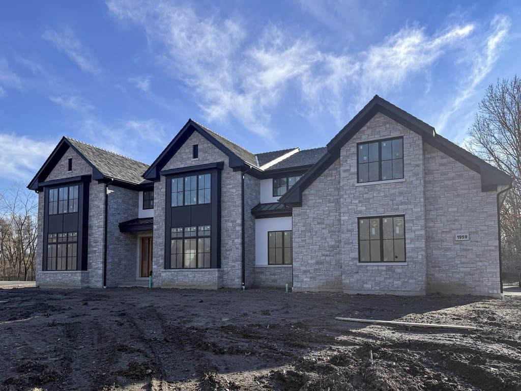 1959 Windridge Dr, Lake Forest