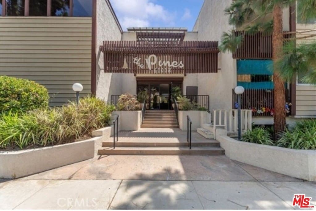6000 Canterbury Dr Unit D309, Culver City