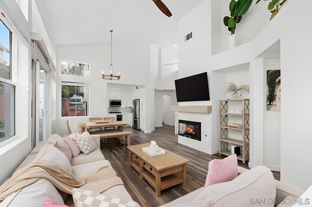 5512 Foxtail Loop, Carlsbad