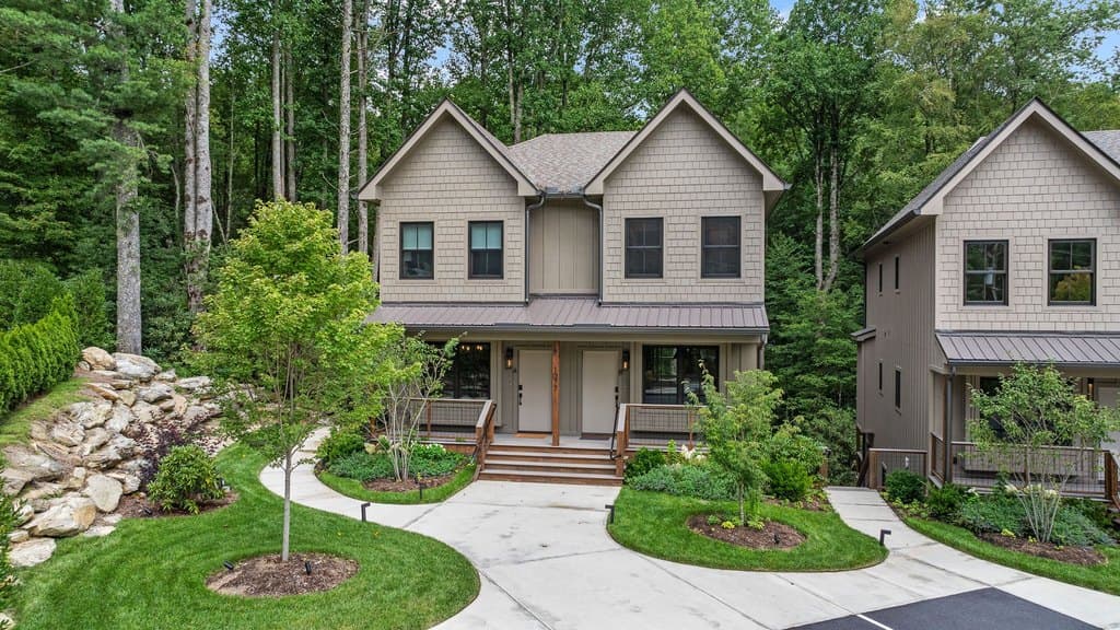 1077 Hicks Rd Unit B, Highlands