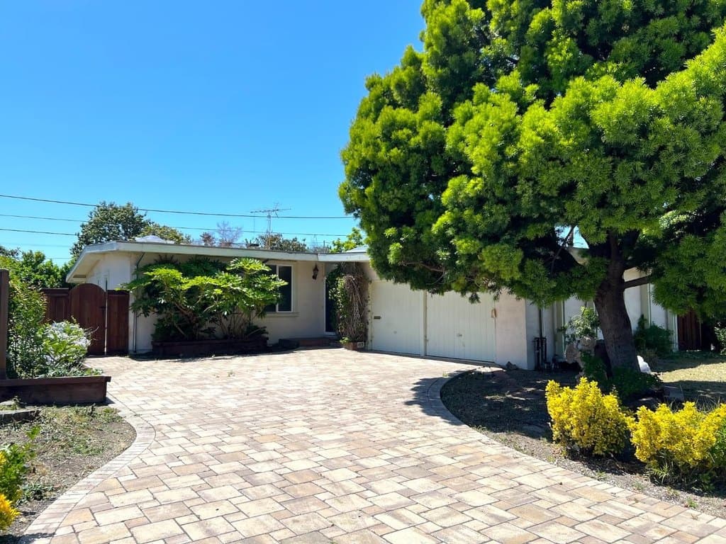 183 Thompson Sq, Mountain View