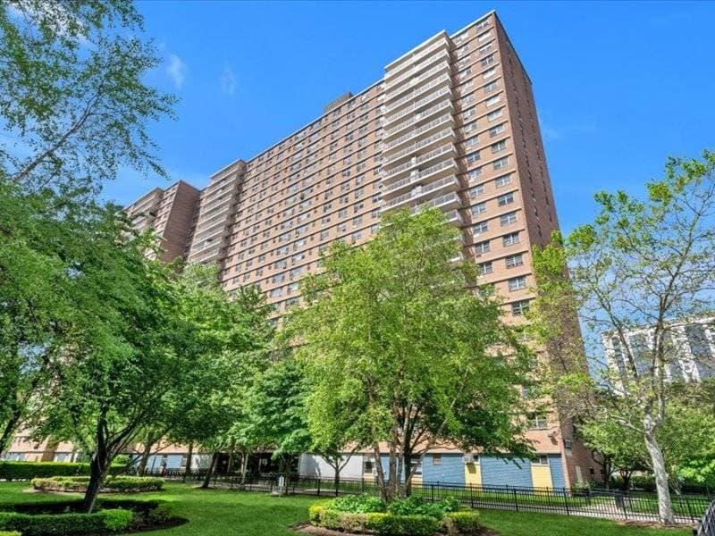 458 Neptune Ave Apt 8B, Brooklyn