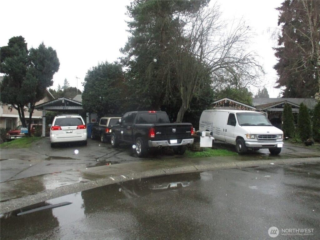 910 142nd Ave SE, Bellevue