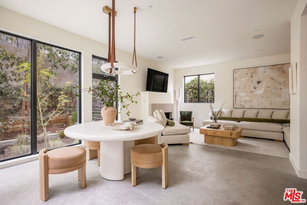 929 Hilldale Ave, West Hollywood