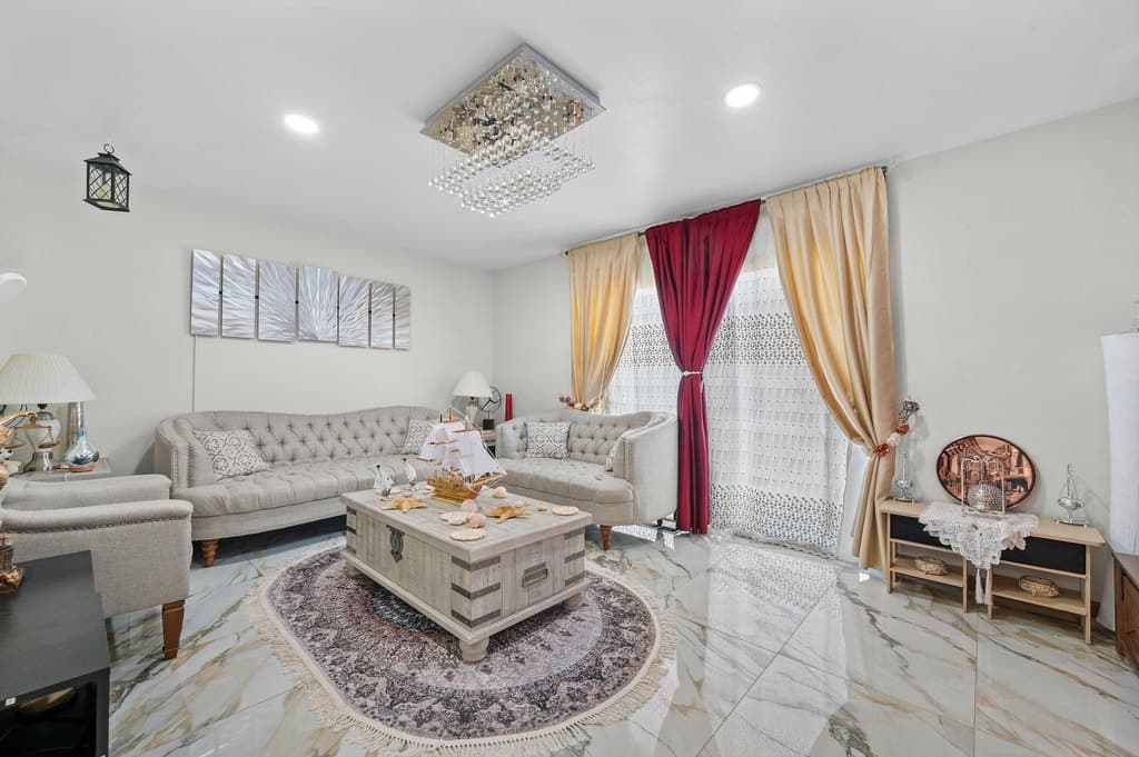 5225 S 13th St Unit P, Milwaukee