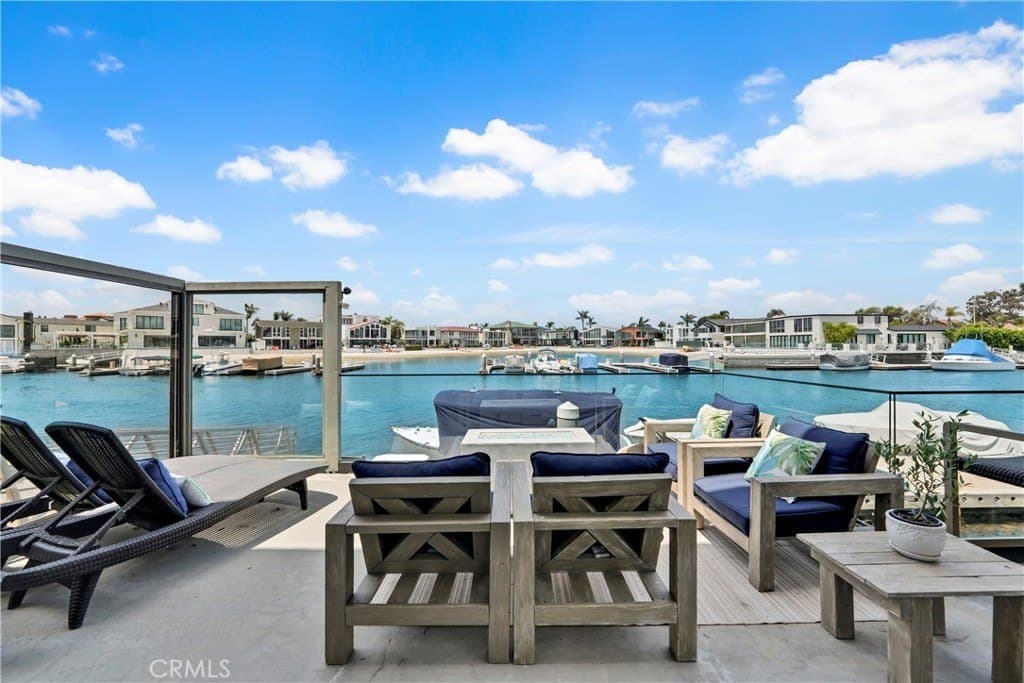 16397 Wimbledon Ln, Huntington Beach