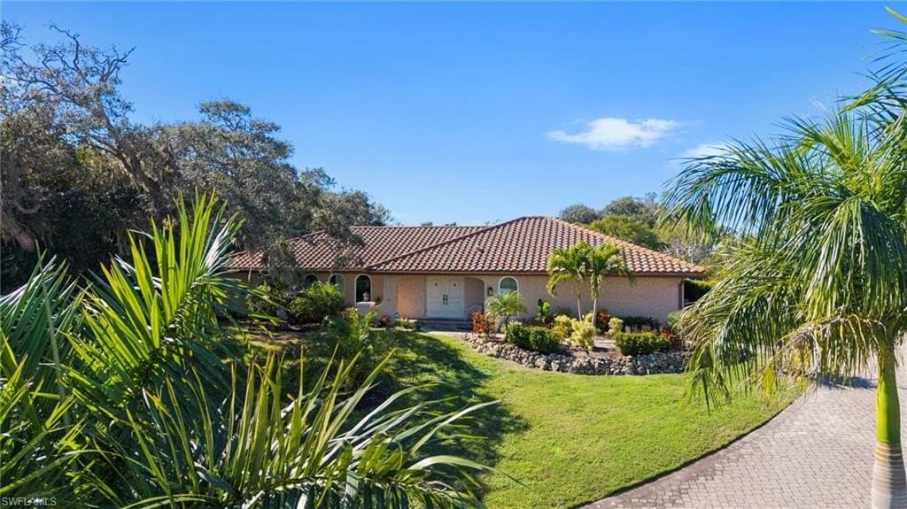 810 Scott Dr, Marco Island