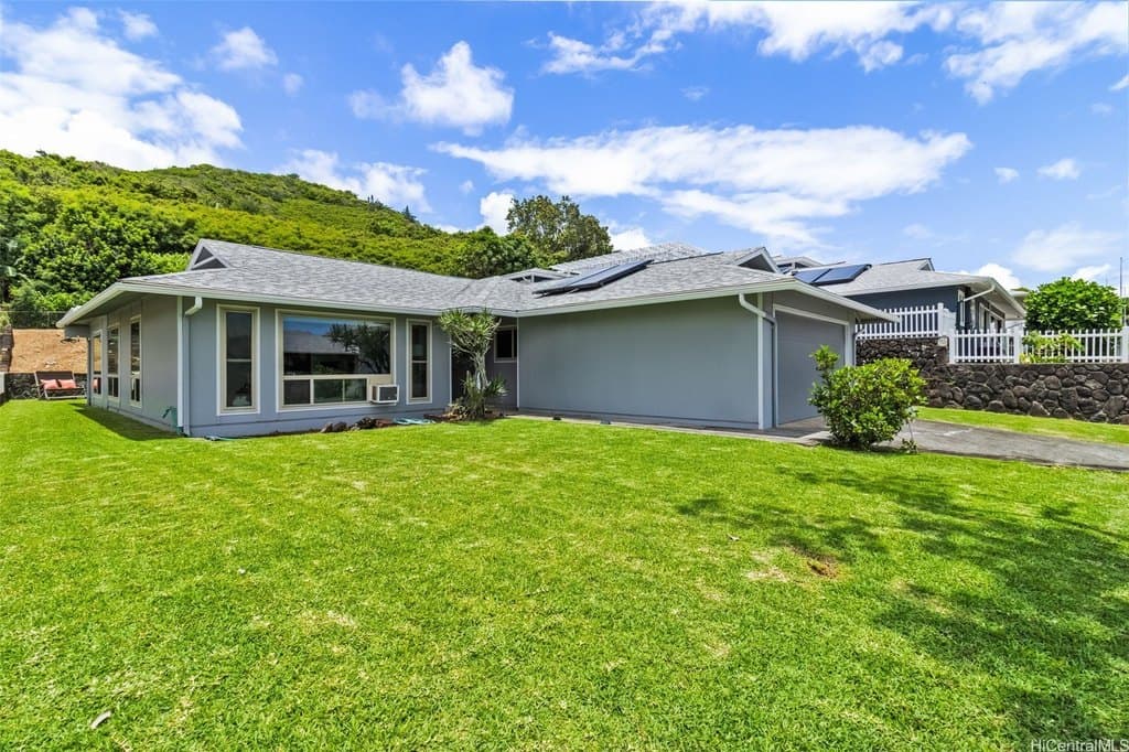 1263 Akiahala St, Kailua