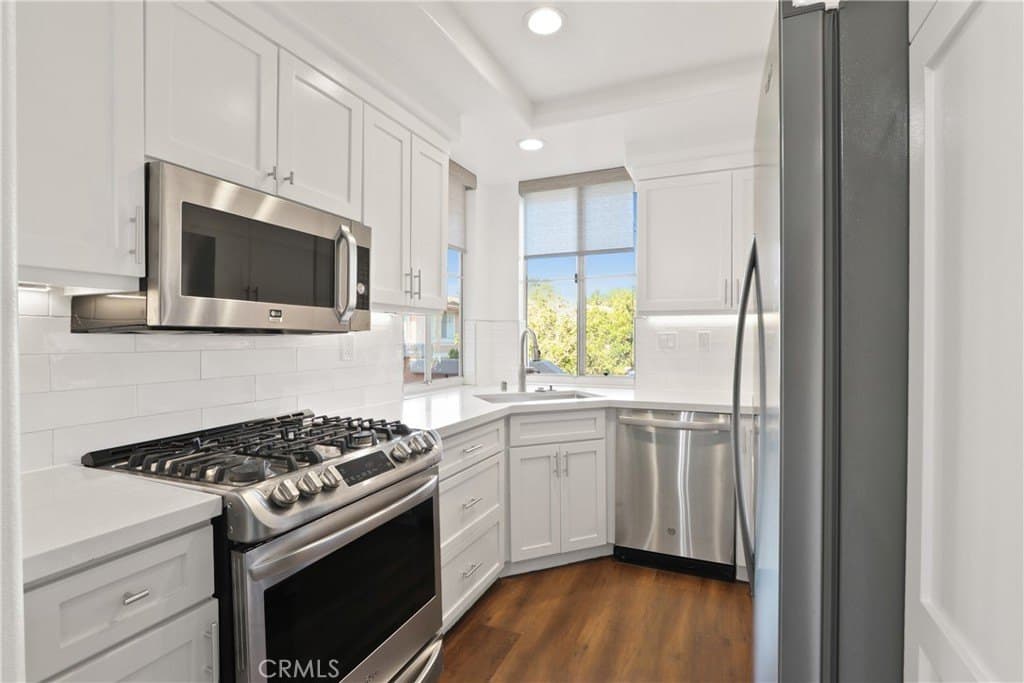 1607 Solvay Aisle, Irvine