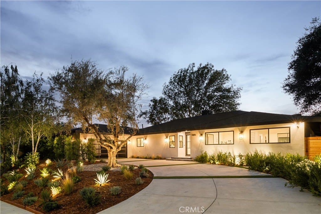 4041 Sapphire Dr, Encino