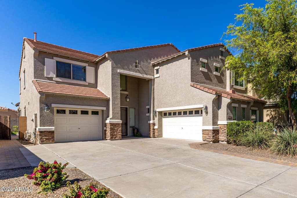 2507 E Rustling Oaks Ln